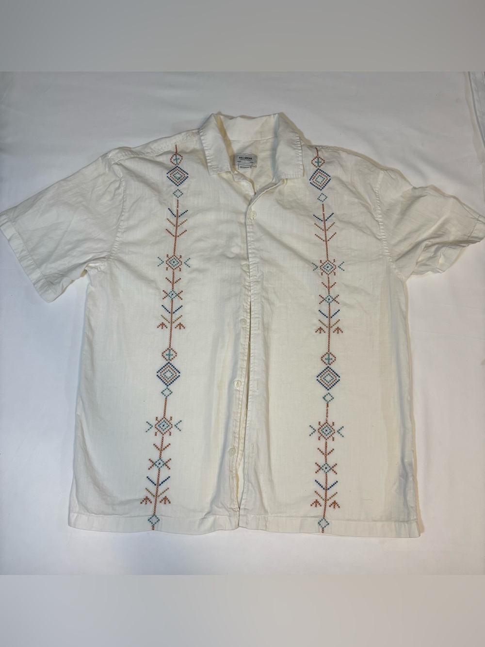 Pull&Bear White Short-Sleeve Button-Up Shirt with Blue and Brown Embroidery